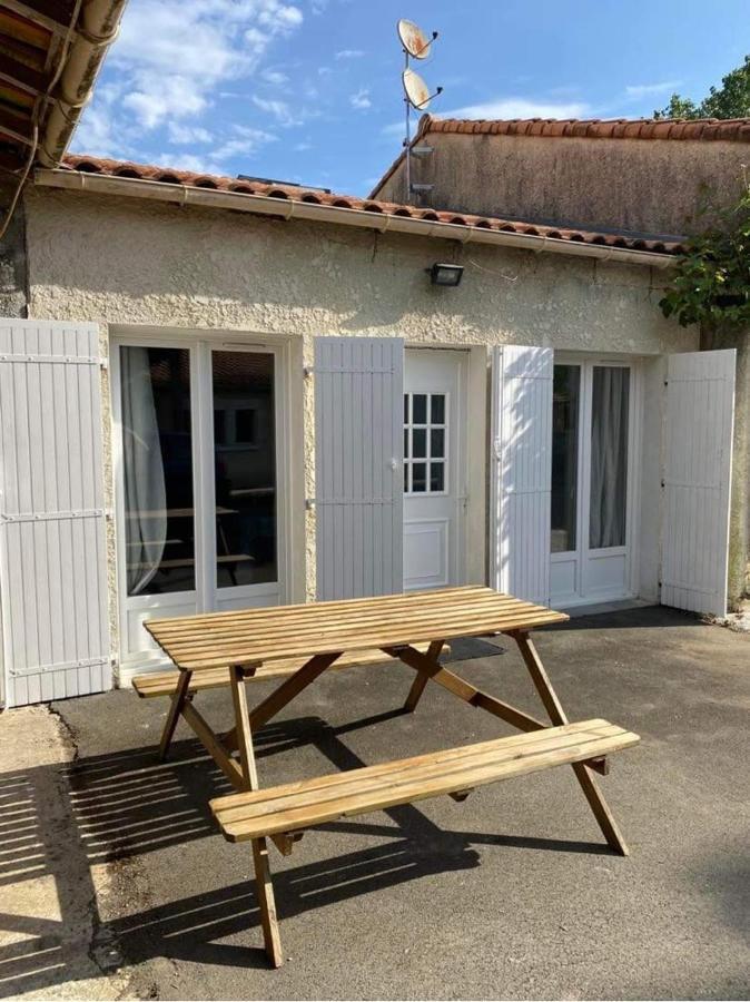 Gite Le Verger Soulignonne Esterno foto